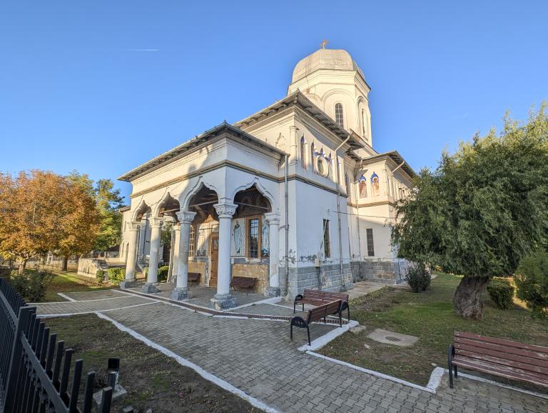 Biserica Sf. Împăraţi Constantin Şi Elena
