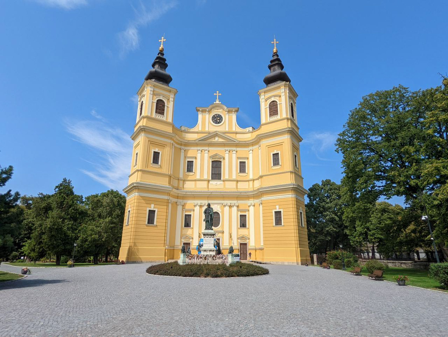 Basilica Romano-Catolică Înălţarea Fecioarei Maria