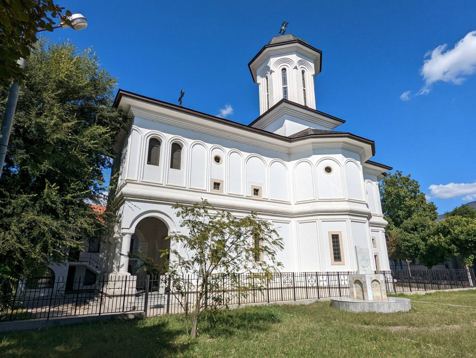 Biserica Sfinții Martiri Brâncoveni
