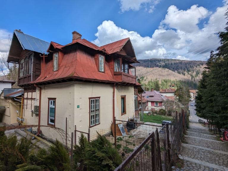 Casa Marius Constantinescu,  Eliza Stoian