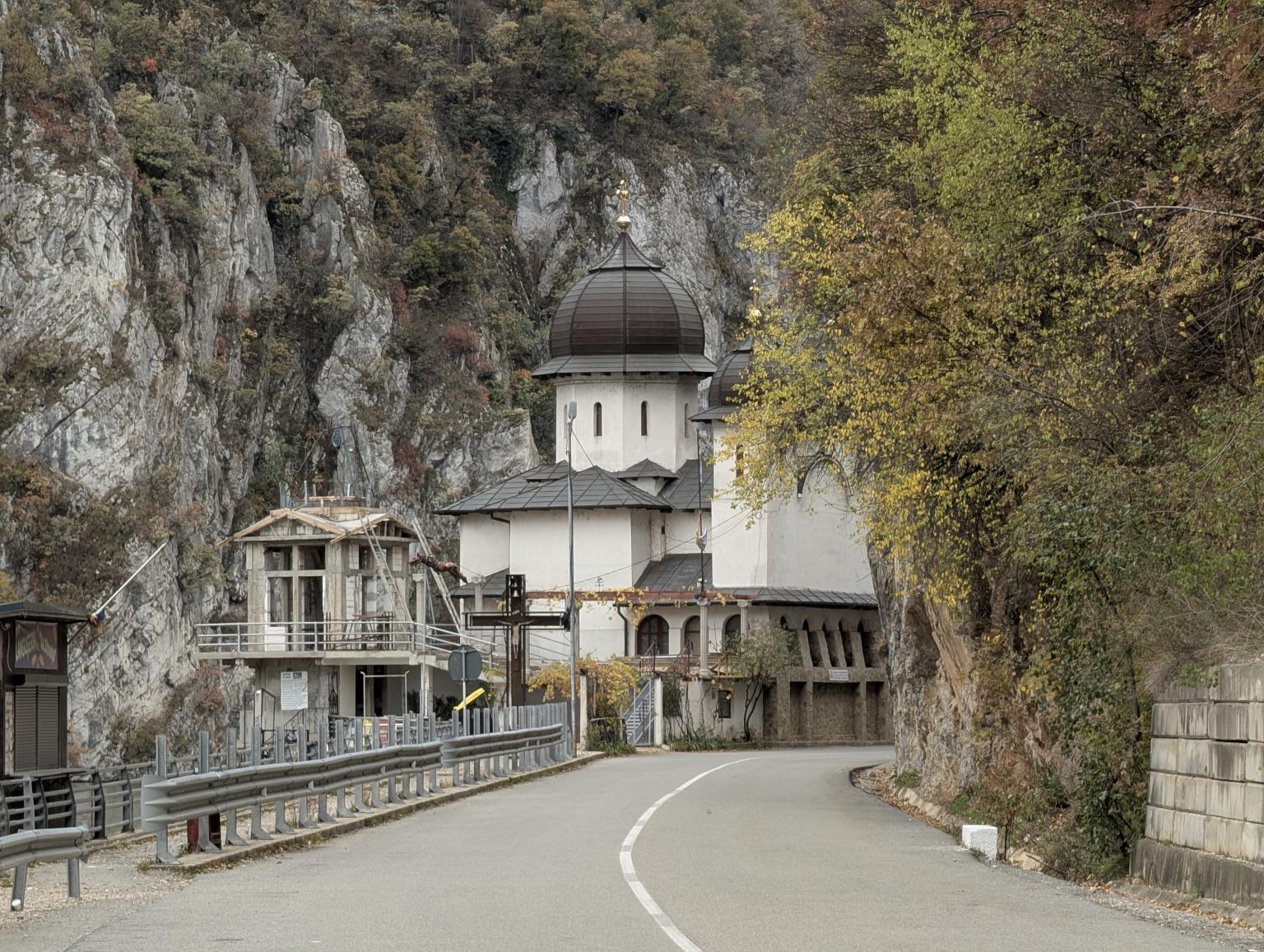 Mănăstirea Mraconia