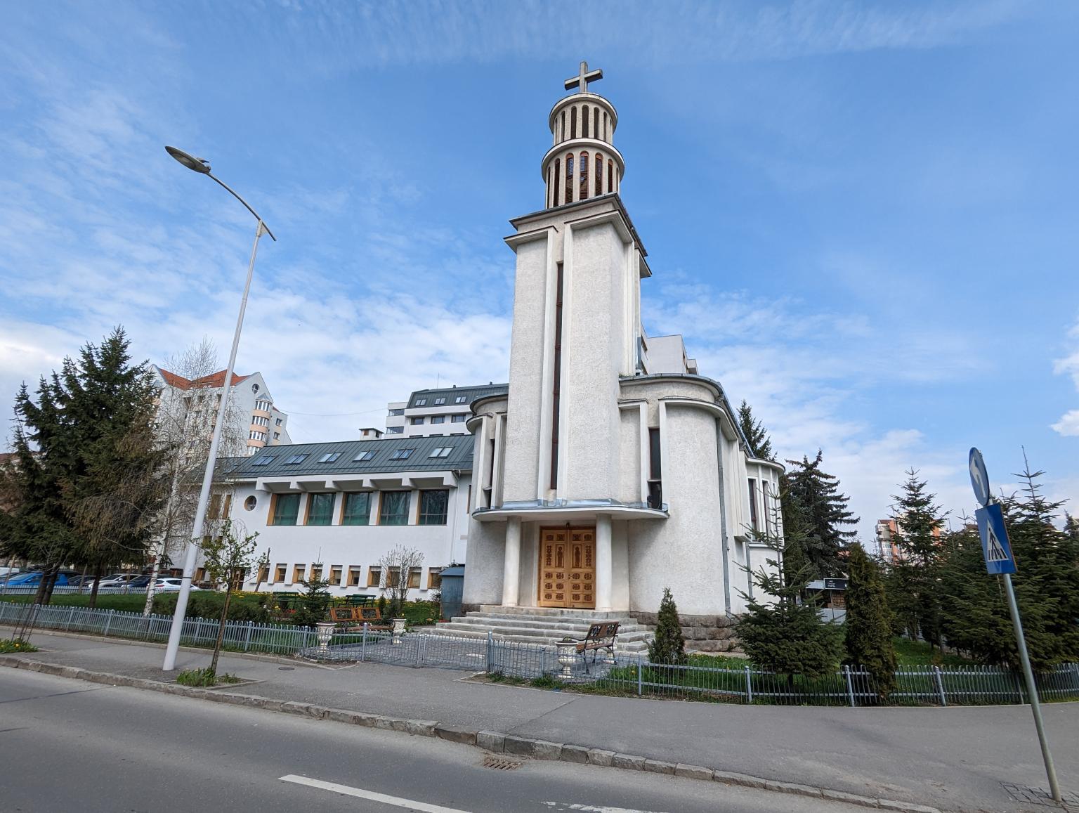 Biserica Sf. Apostoli Petru şi Pavel