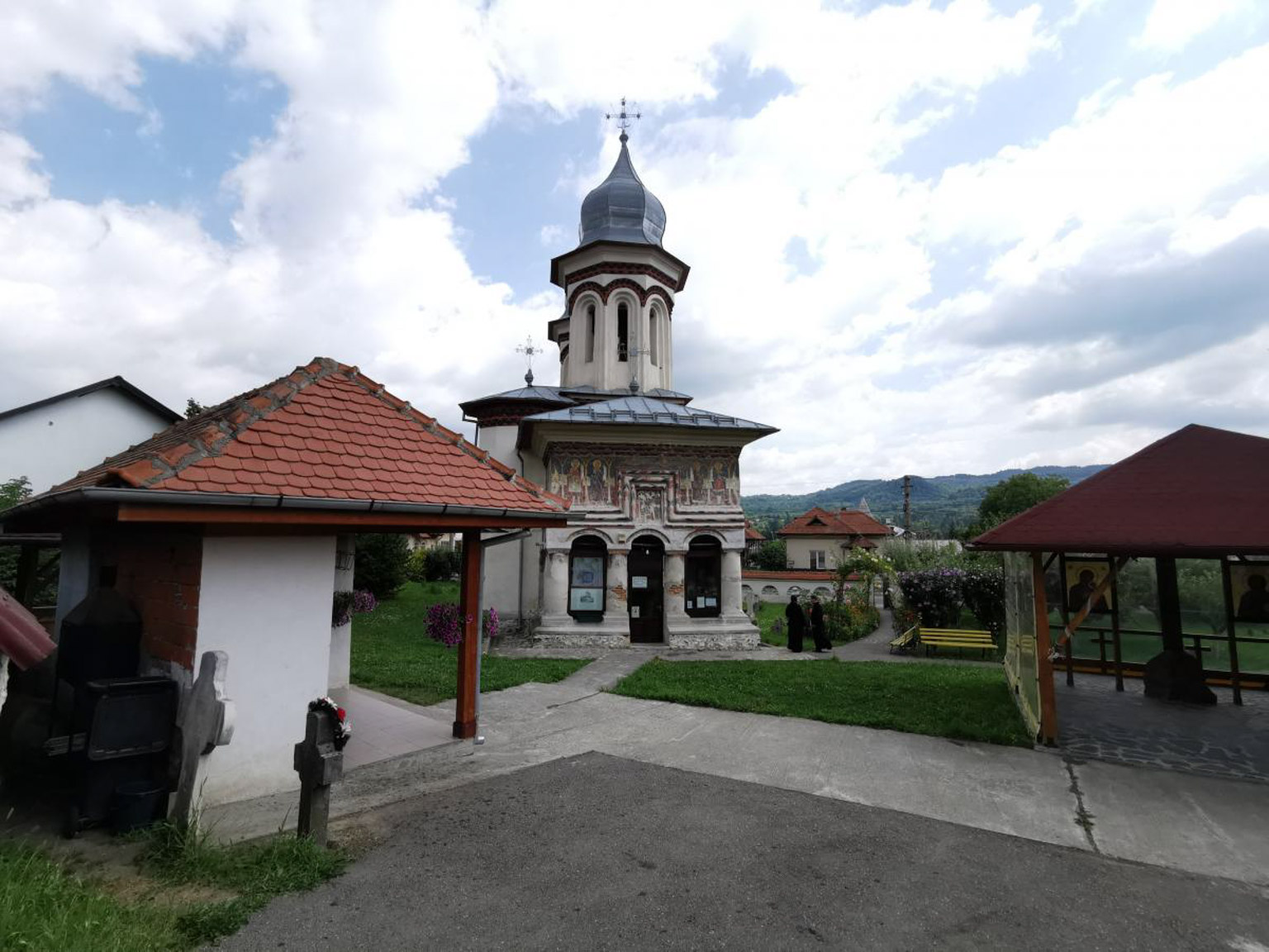 Biserica Sf. Împăraţi -Şubeşti