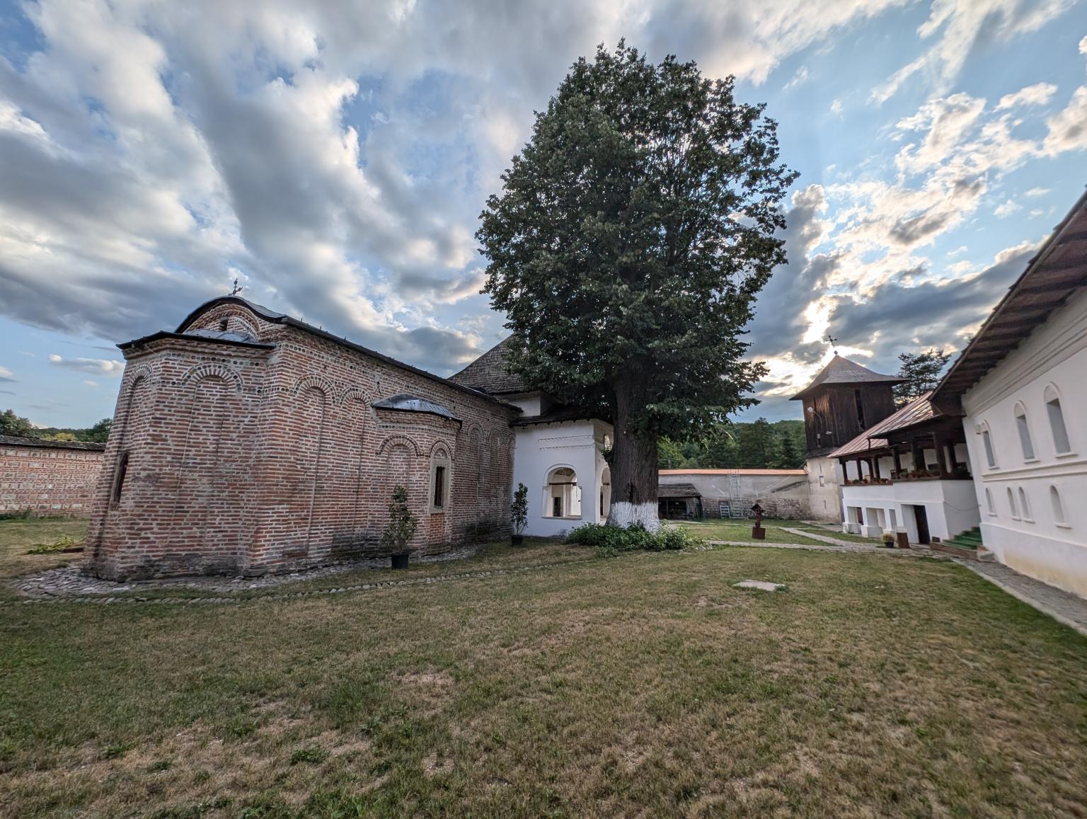 Mănăstirea Cotmeana