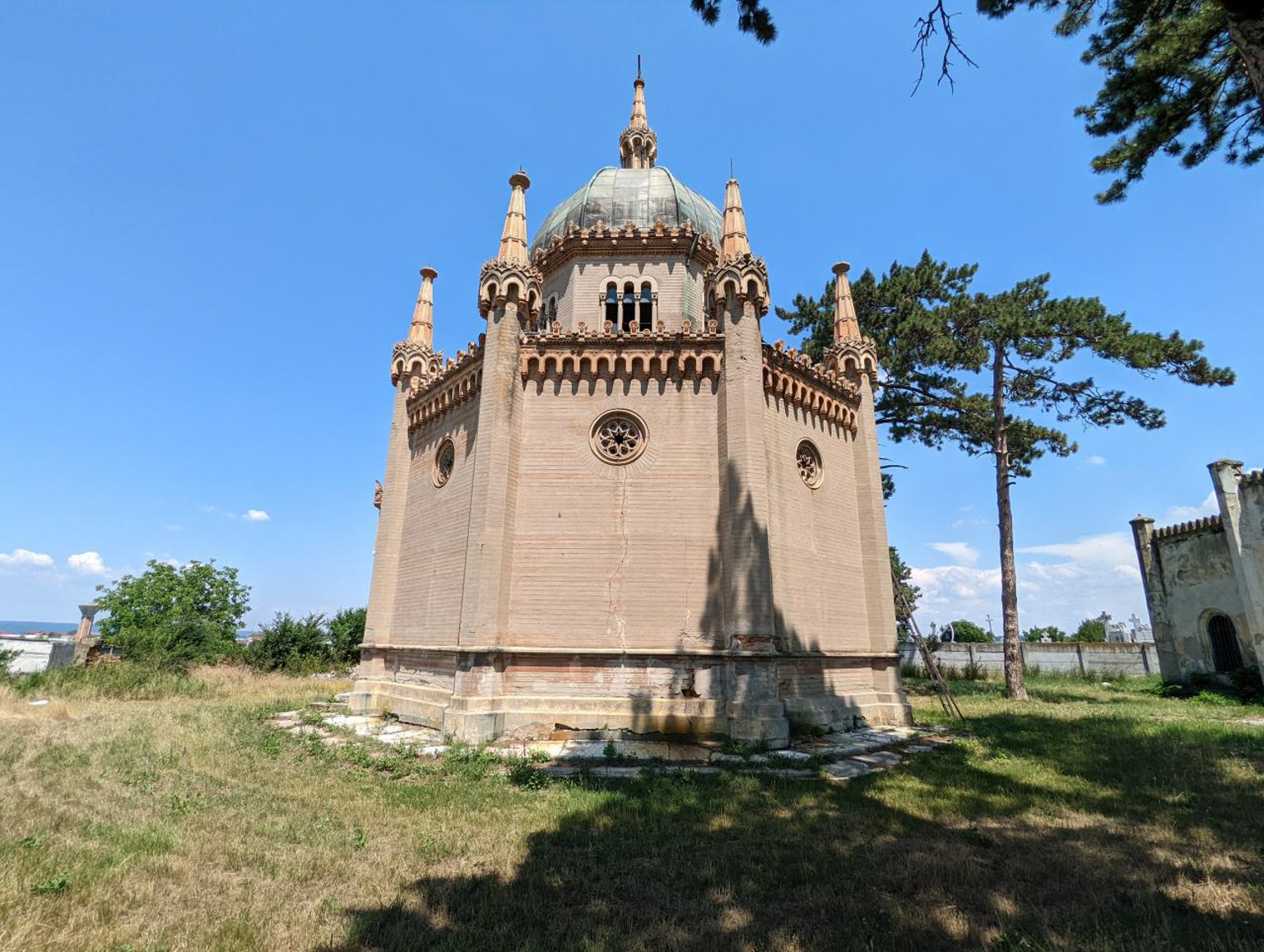 Mausoleul Familiei Filişanu