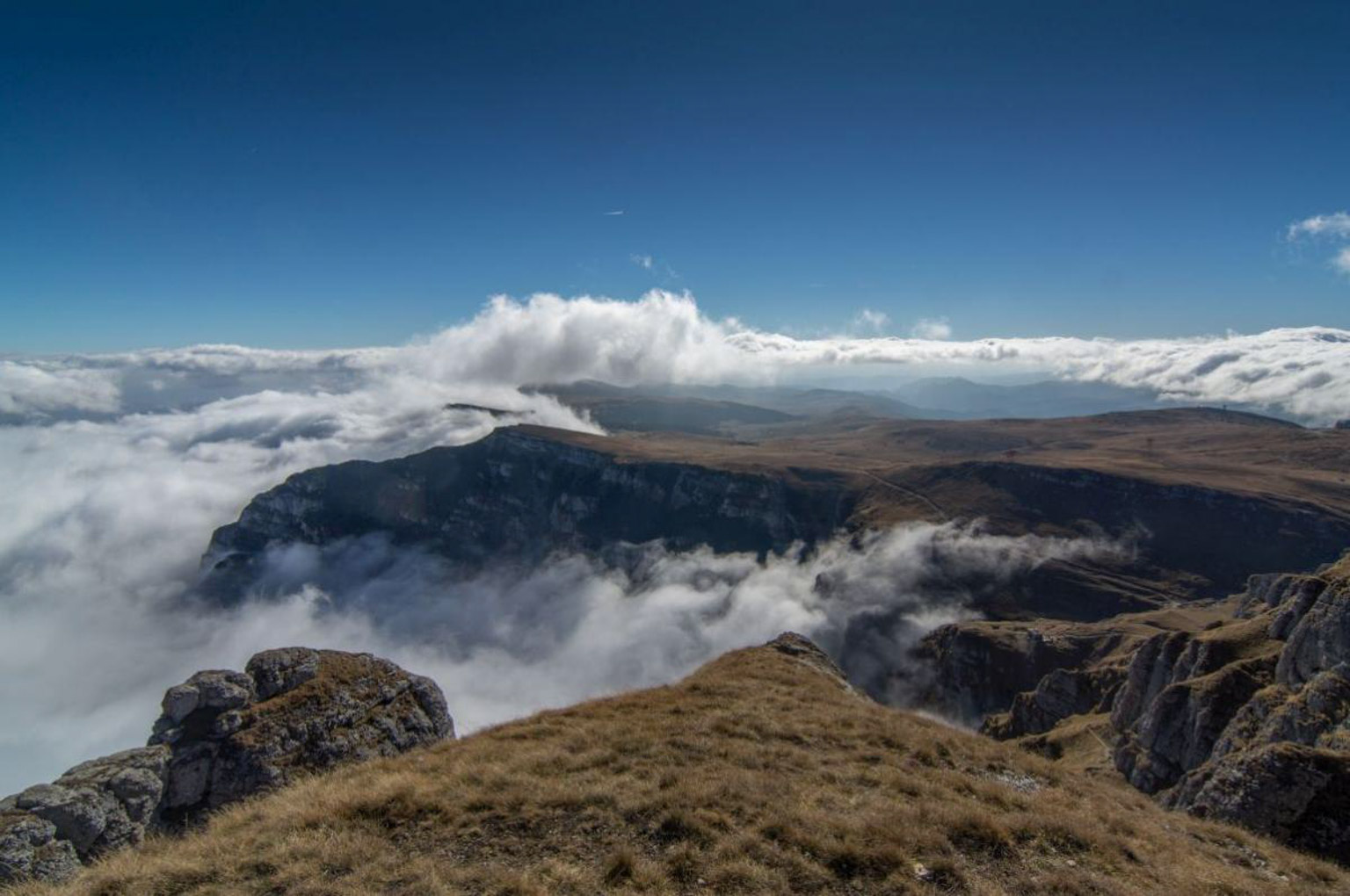 Munții Bucegi (mare de nori)