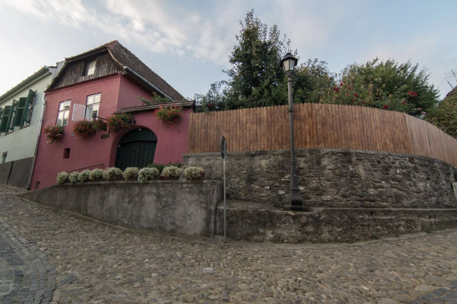 Sighișoara Pensiunea Cristina și Pavel (Casa Leonhardt) fațada