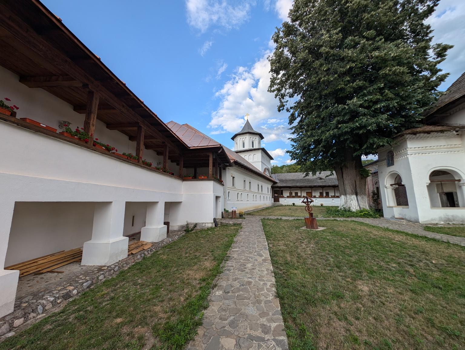 Mănăstirea Cotmeana