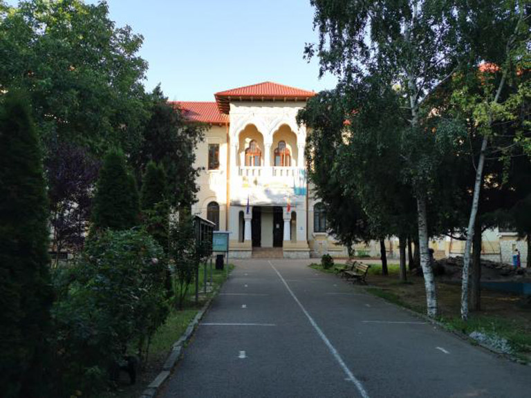 Internatul Colegiului Naţional Pedagogic Constantin Brătescu