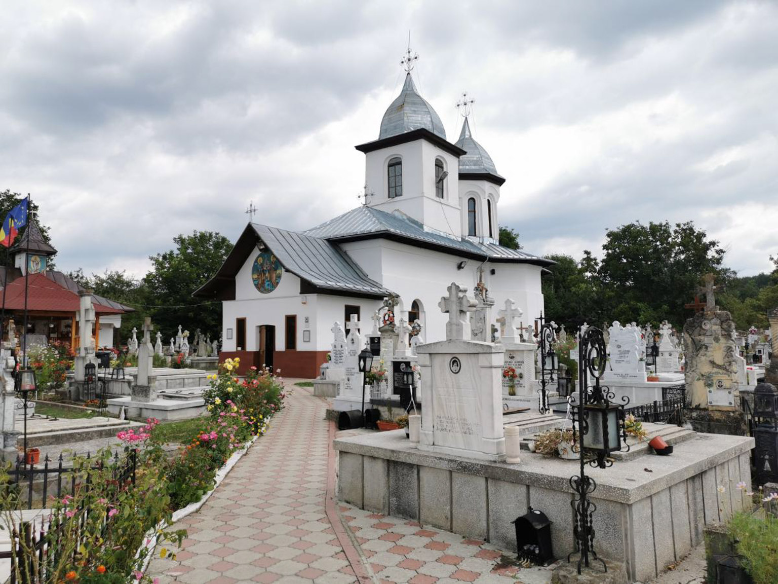 Biserica Sf. Gheorghe, Sf. Apostoli - Vişoi