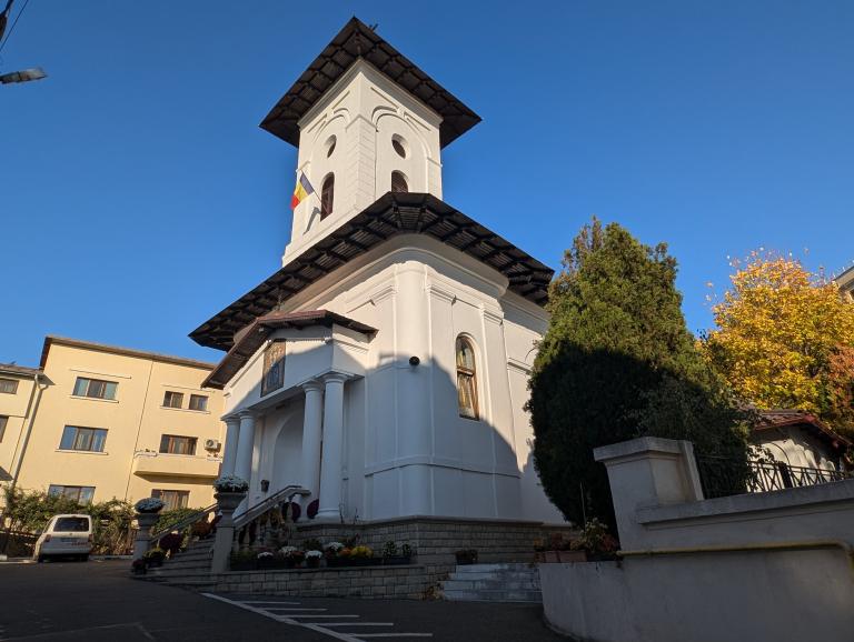 Biserica Sf. Paraschiva de Sus