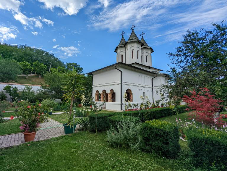 Mănăstirea Clocociov &copy;Petrescu Alex