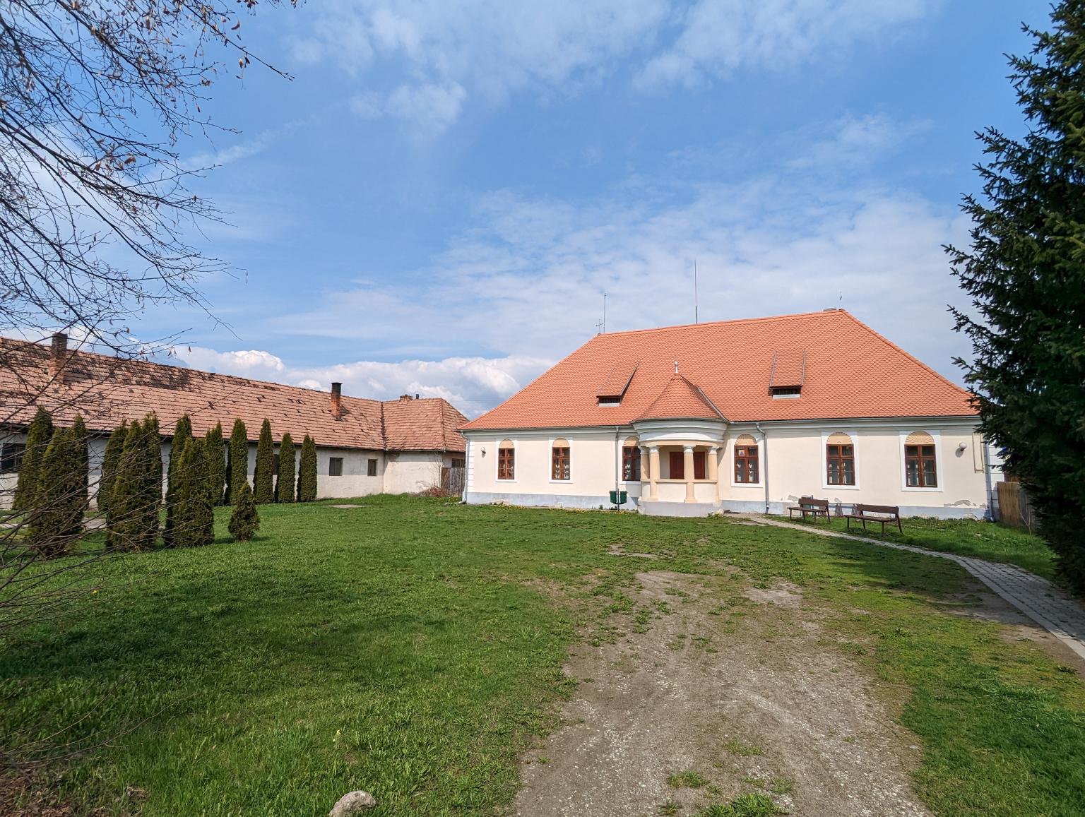 Conacul Lázár