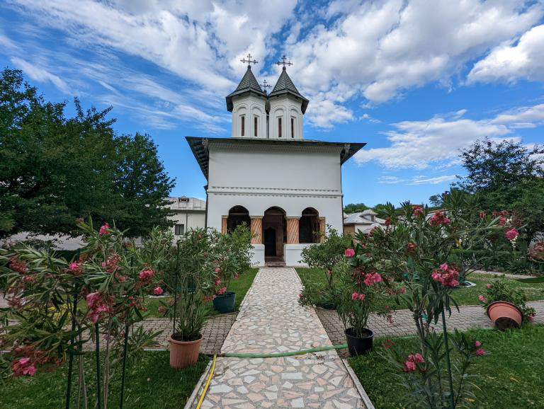Mănăstirea Clocociov &copy;Petrescu Alex