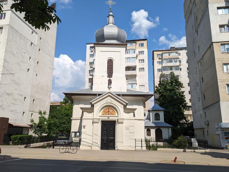 Biserica Sf. Împăraţi Constantin Şi Elena