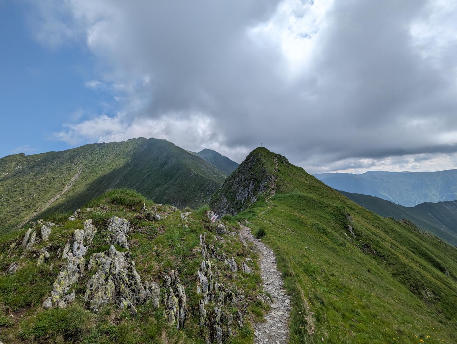 Fereastra Zmeilor - Lacul Capra