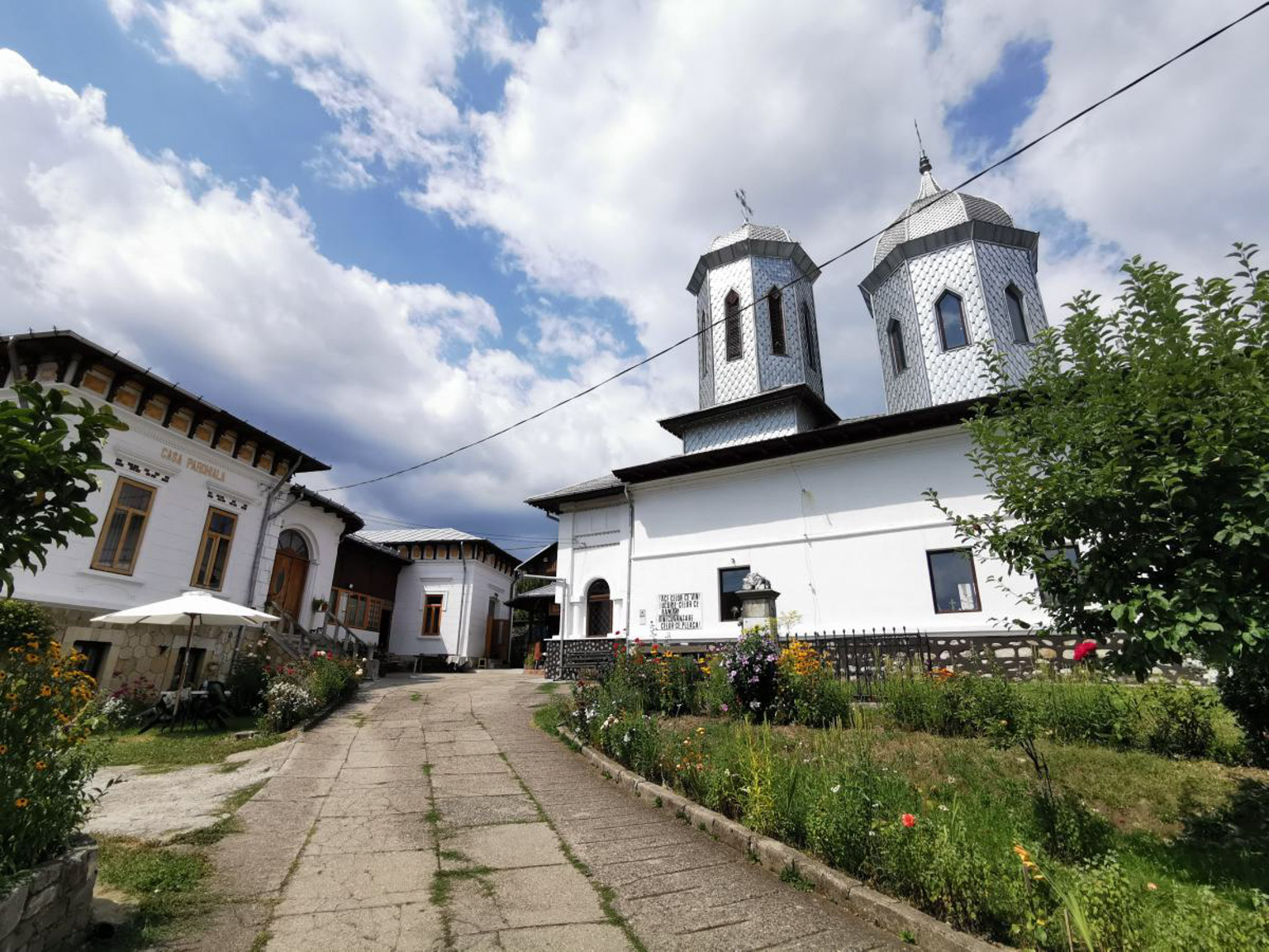 Biserica Sf. Nicolae, Sf. Mc. Mina - Nicuţ