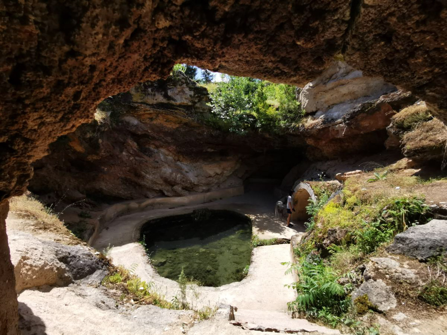 Apele mezotermale Geoagiu-Băi