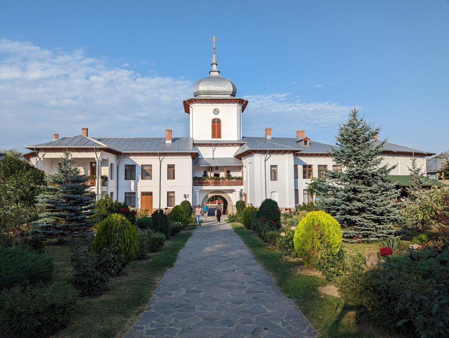 M n stirea V ratic M n stire In Varatec Neam Virtual Travel Guide 