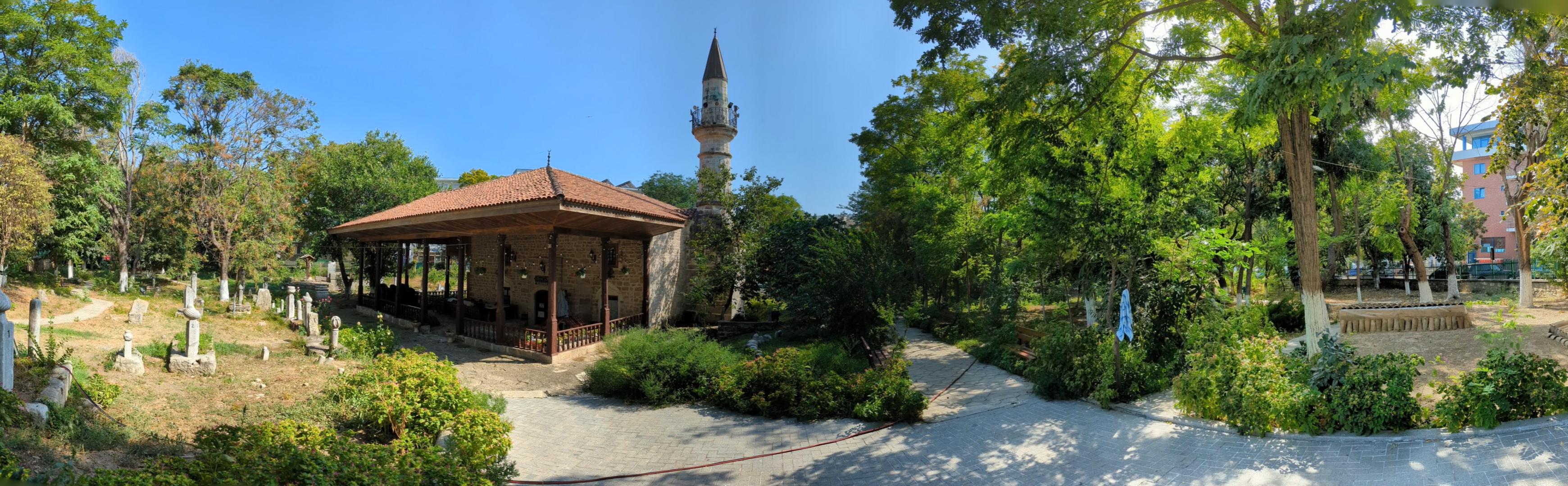 Ansamblul Geamiei Esmahan Sultan