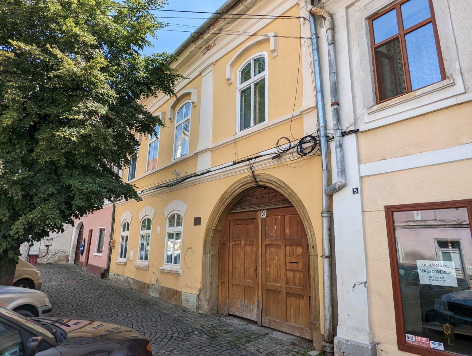 Casă, Azi Ccia - Centrul de Formare Şi Perfecţionare