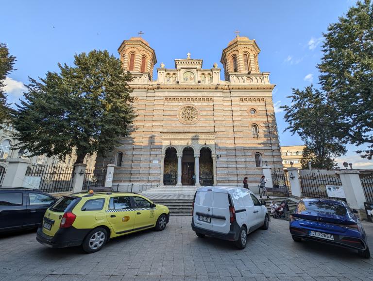 Catedrala Ortodoxă Sf. Apostoli Petru Şi Pavel