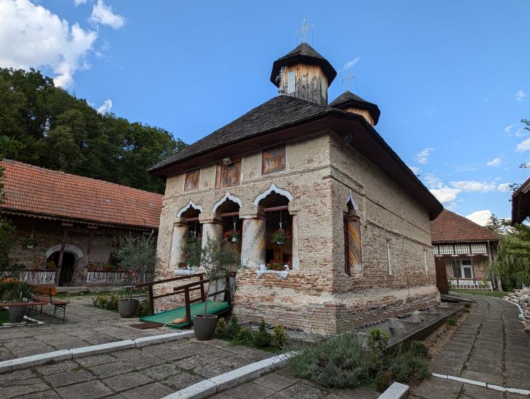 Mănăstirea Bascovele