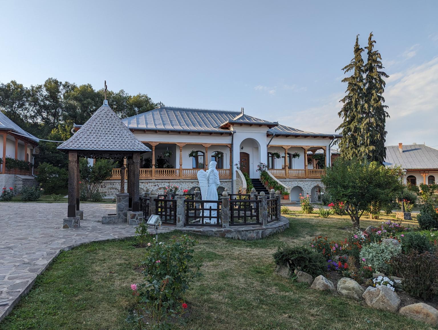 M n stirea V ratic M n stire In Varatec Neam Virtual Travel Guide 