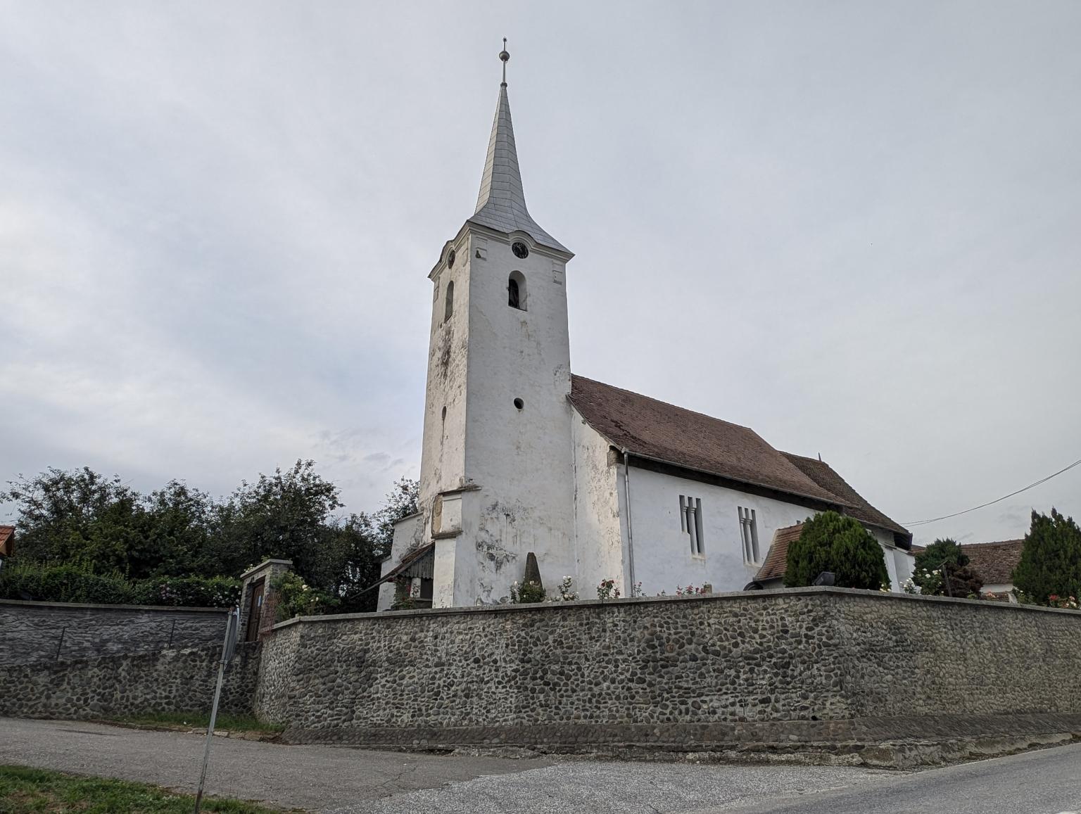 Biserica Reformată, cu Turnul-Clopotniţă
