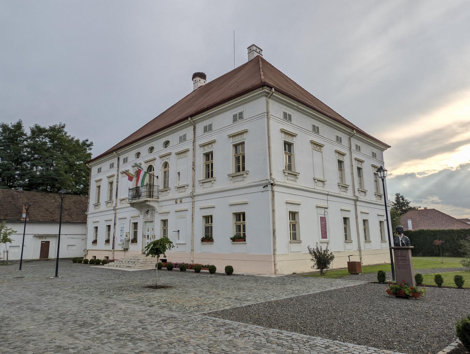 Castelul Rhedey