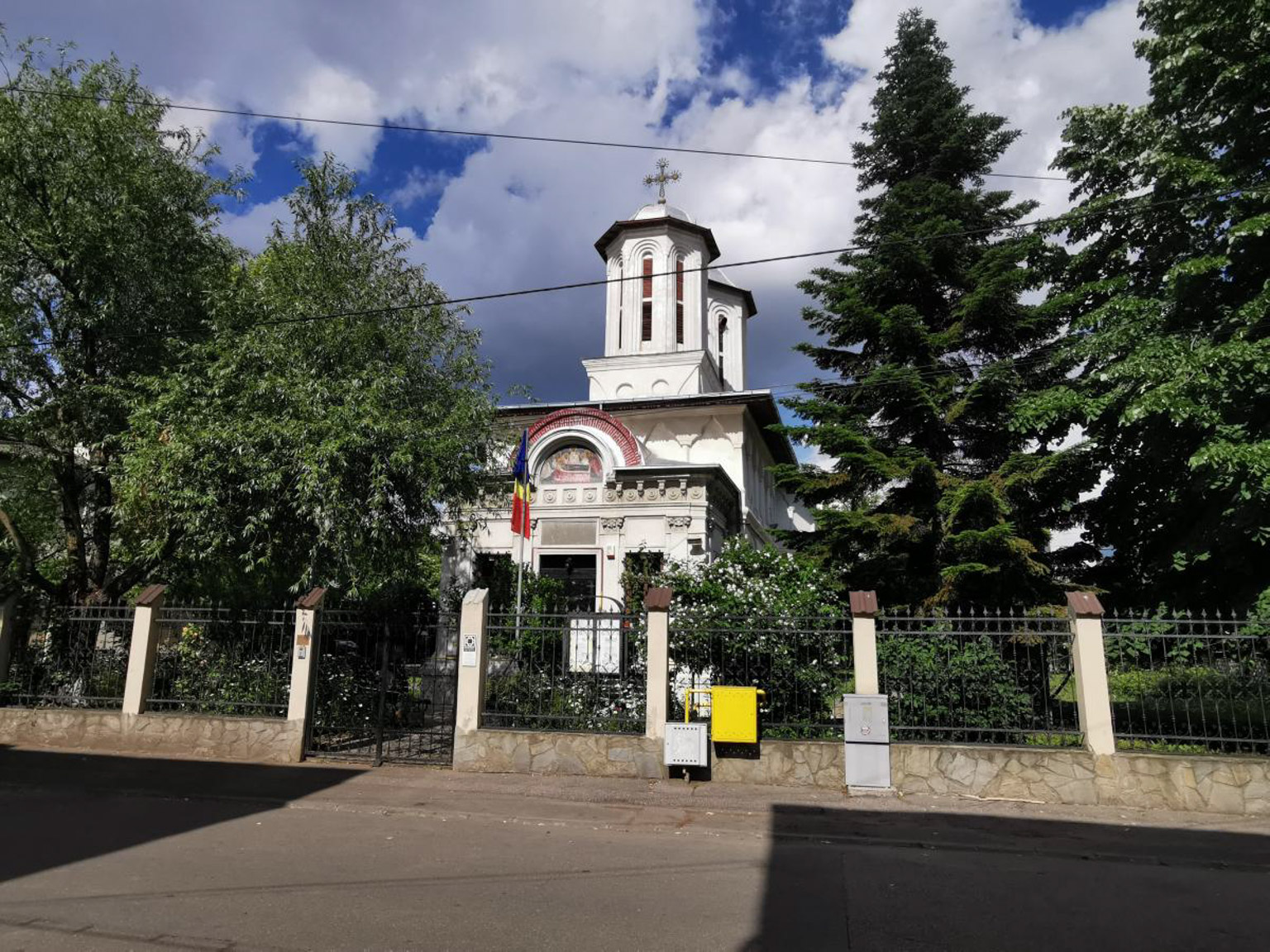 Biserica Adormirea Maicii Domnului - Flămânda